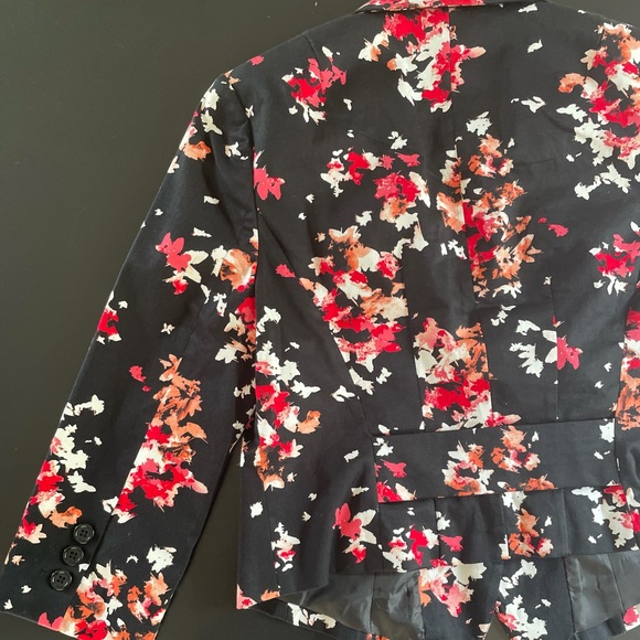 Forver 21 Floral Blazer - Picture 7 of 7